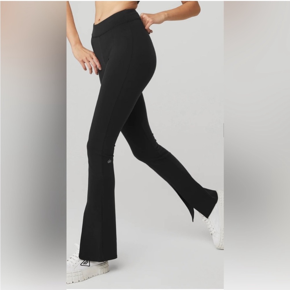 Alo Airbrush Flutter Legging Split Front - Picture 7 of 16